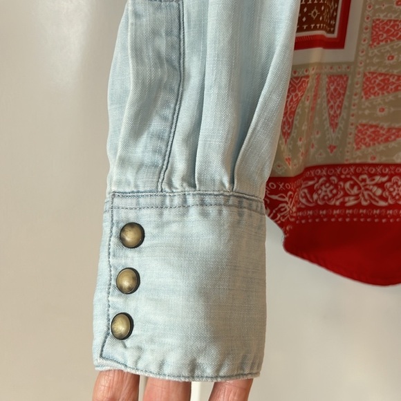 Lucky Brand Dixie Scarf Bandana Print Western Yoke Chambray Blouse w Snaps - Picture 3 of 13